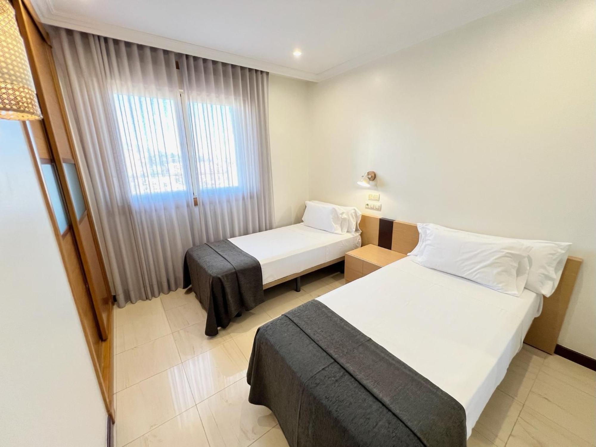 Apartamentos Mediterraneo Real ฟูเอนฮิโรลา ภายนอก รูปภาพ