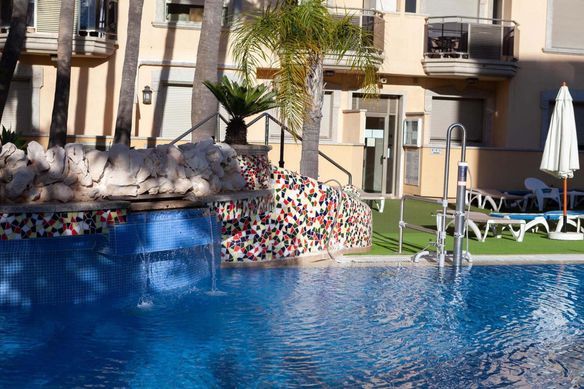 Apartamentos Mediterraneo Real ฟูเอนฮิโรลา ภายนอก รูปภาพ