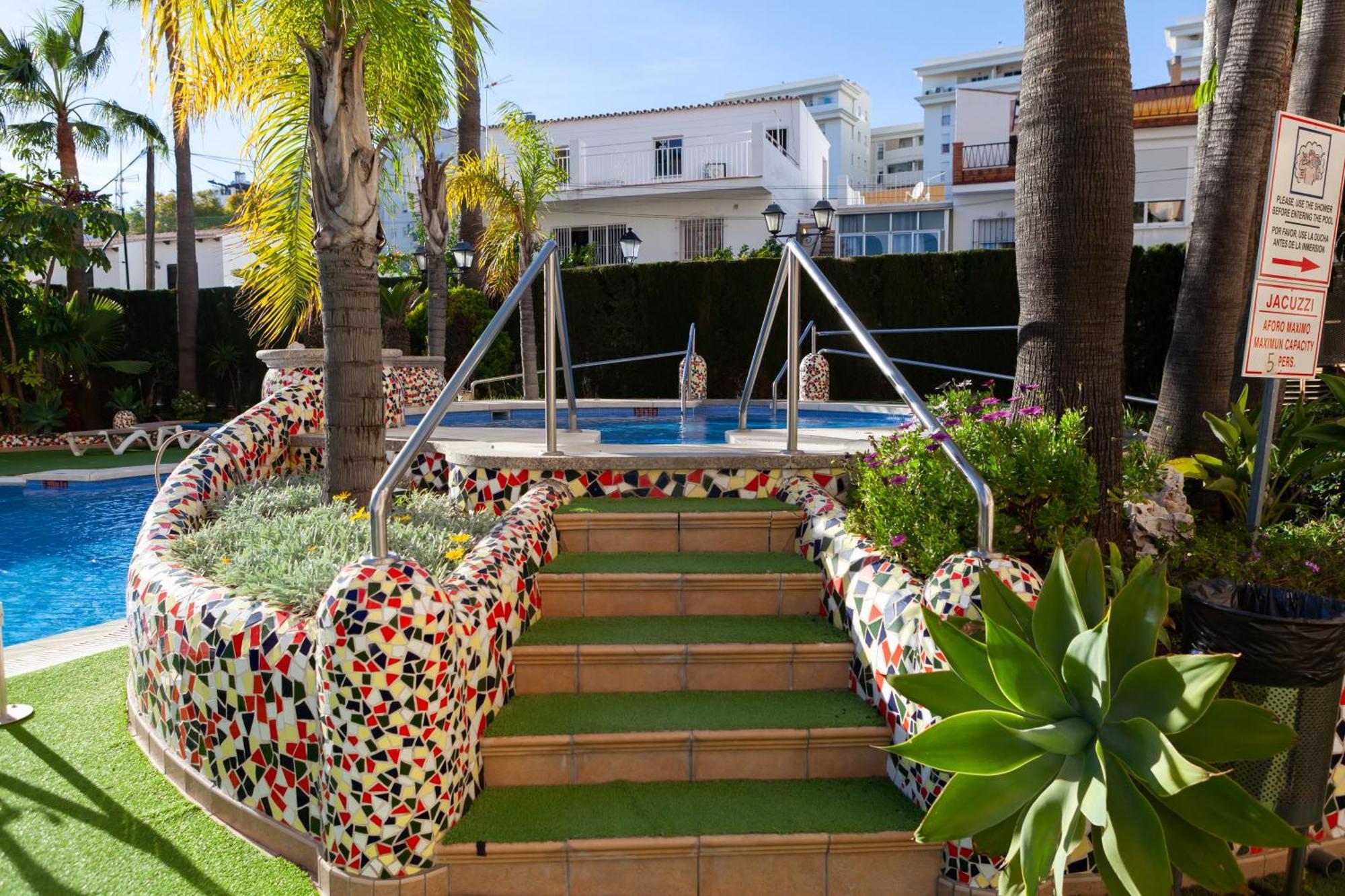 Apartamentos Mediterraneo Real ฟูเอนฮิโรลา ภายนอก รูปภาพ