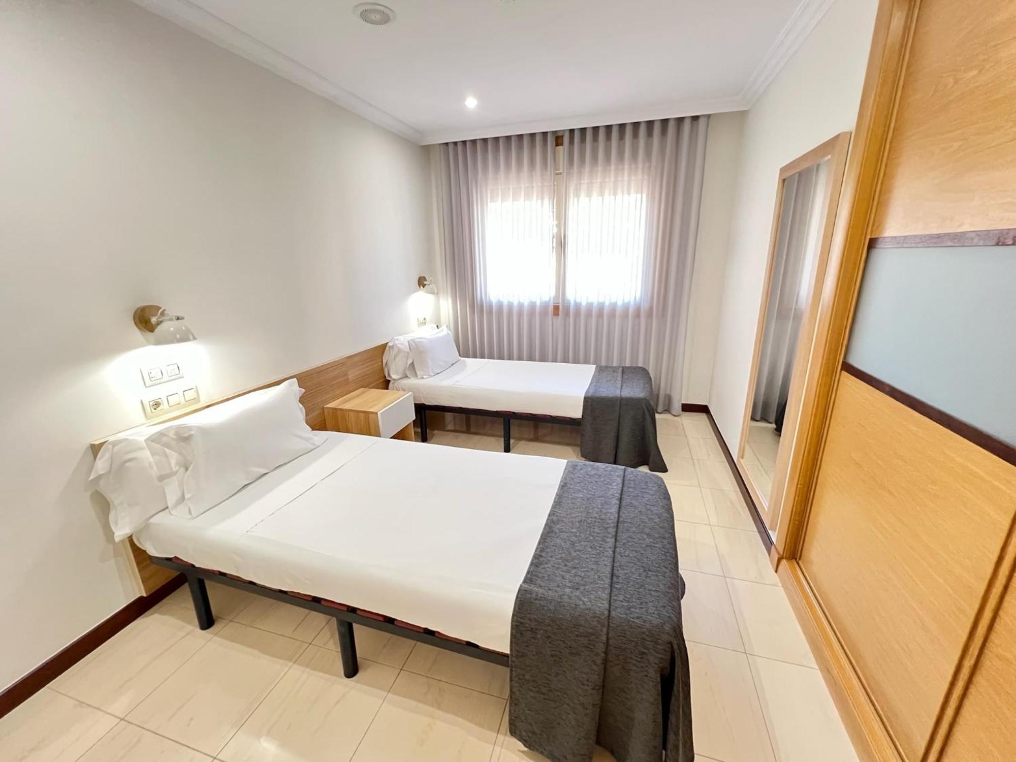 Apartamentos Mediterraneo Real ฟูเอนฮิโรลา ภายนอก รูปภาพ