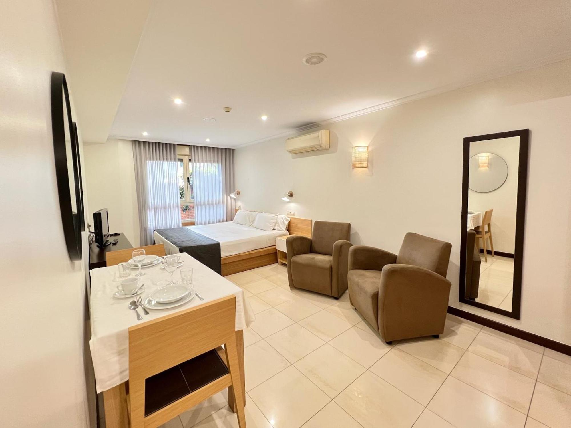 Apartamentos Mediterraneo Real ฟูเอนฮิโรลา ภายนอก รูปภาพ