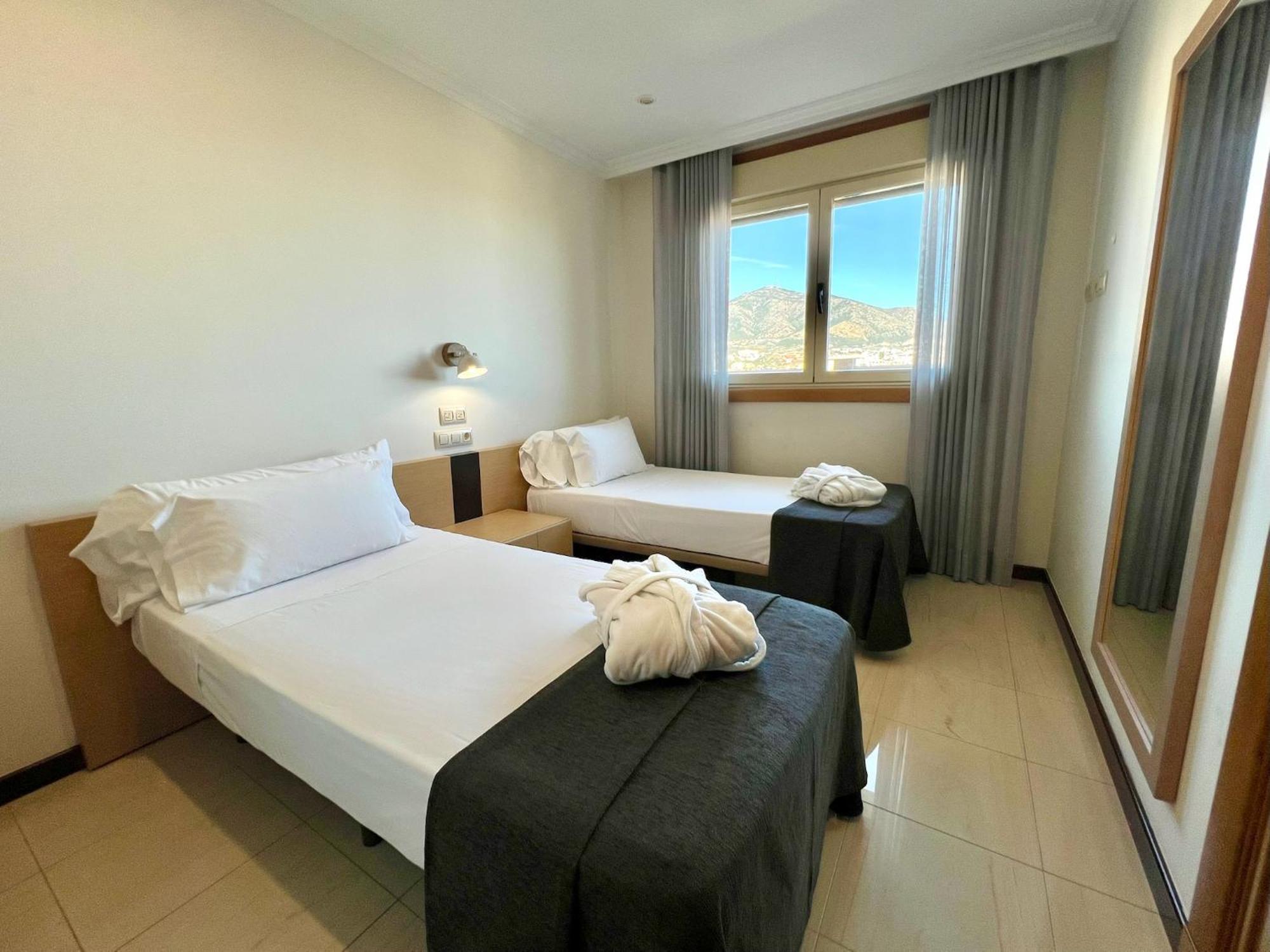 Apartamentos Mediterraneo Real ฟูเอนฮิโรลา ภายนอก รูปภาพ