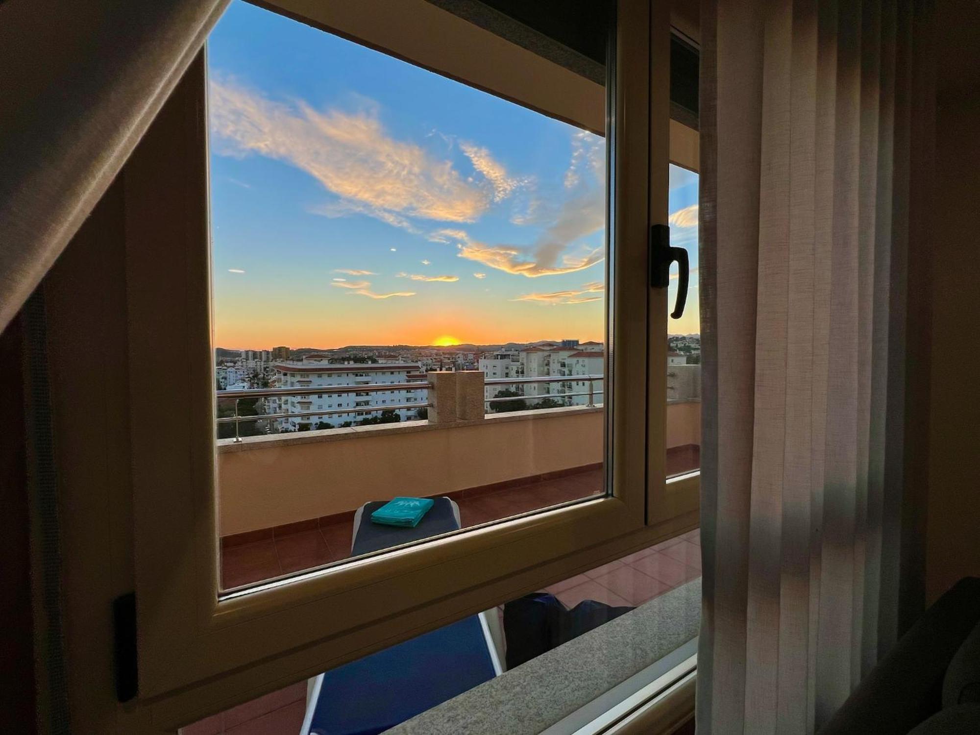 Apartamentos Mediterraneo Real ฟูเอนฮิโรลา ภายนอก รูปภาพ